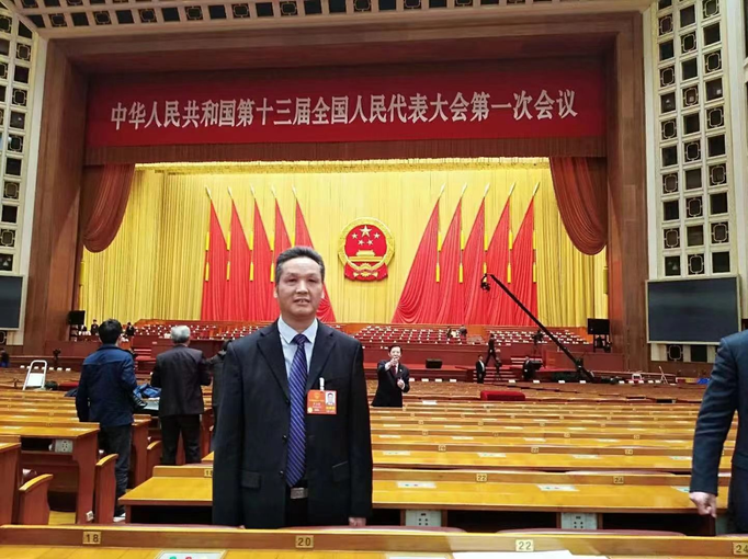 學(xué)校顧問：盧玉勝先生